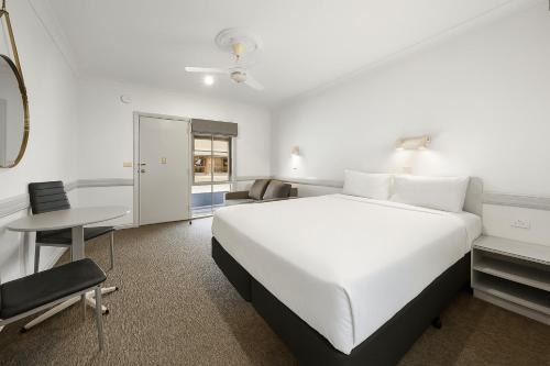 Nagambie Hotel | Centre Town Motel