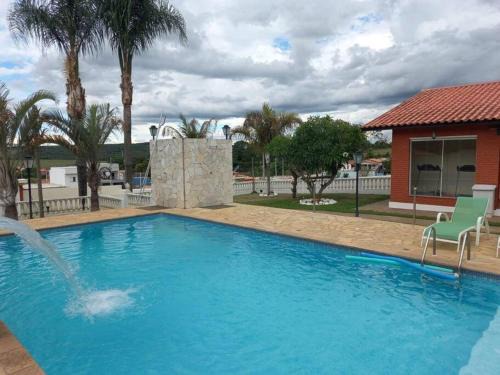 Perimetro Urbano House | Chácara em Sarapui com 5 quartos sendo 3 suítes