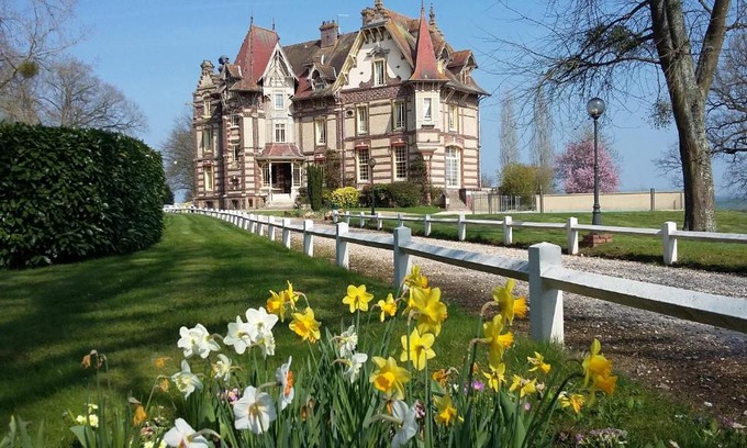 Bazincourt-sur-Epte Hotel | Château de la Râpée Hôtel restaurant