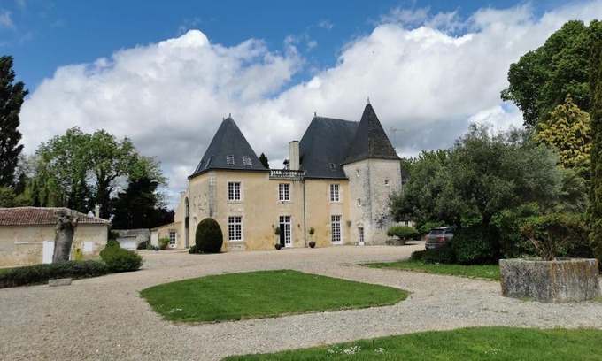 Saint-Porchaire House | Château de La Vallade