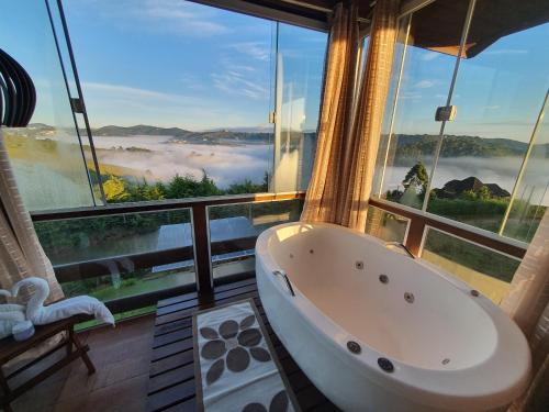 Campos do Jordao House | Chalé 3 com Hidro Acima das Nuvens