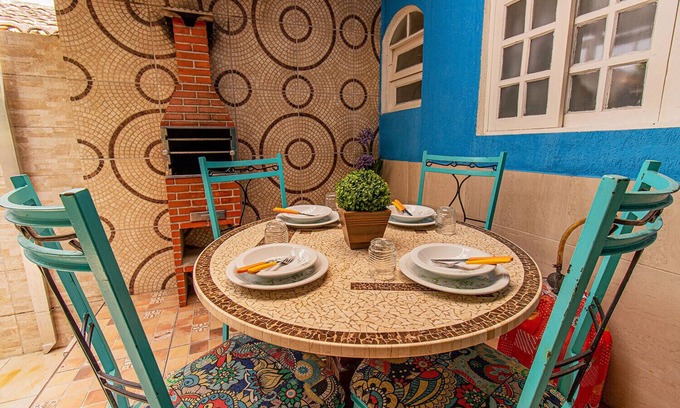 Centro Comercial Ski Chalet | Chalé com churrasq a 5 minutos da Praia do Perequê