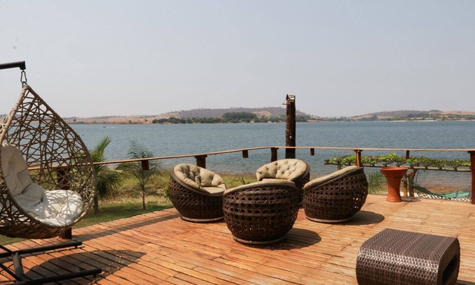 Delfinopolis Ski Chalet | Chalé com vista e acesso ao Rio Grande - MG