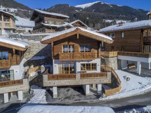 Schonbach Ski Chalet | Chalet Stay near Krimml Waterfalls