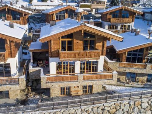 Schonbach Ski Chalet | Chalet Stay near Krimml Waterfalls