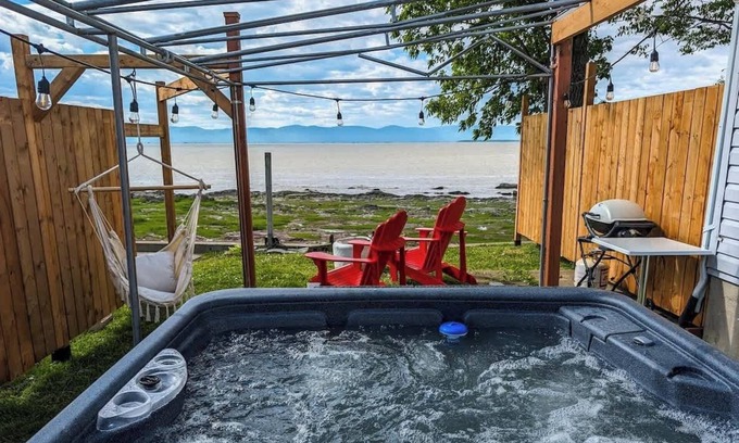 Cap-Saint-Ignace Ski Chalet | Chalet #10 - Spa & Fireplace