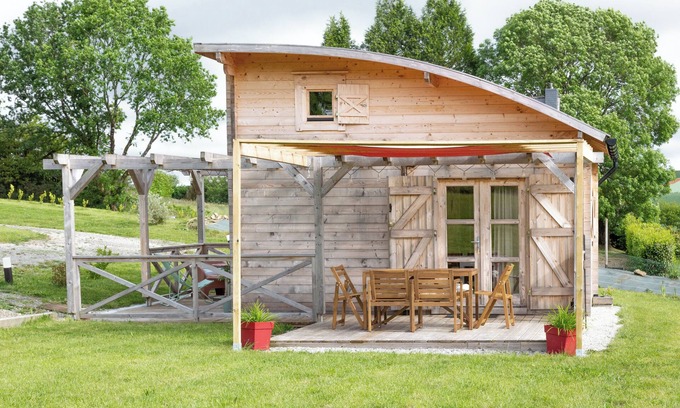 Landeleau Ski Chalet | Chalet '5 Pers Landeleau 2kms Canal' with Private Terrace and Shared Garden