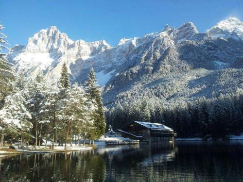 San Vito di Cadore Hotel | Chalet Al Lago
