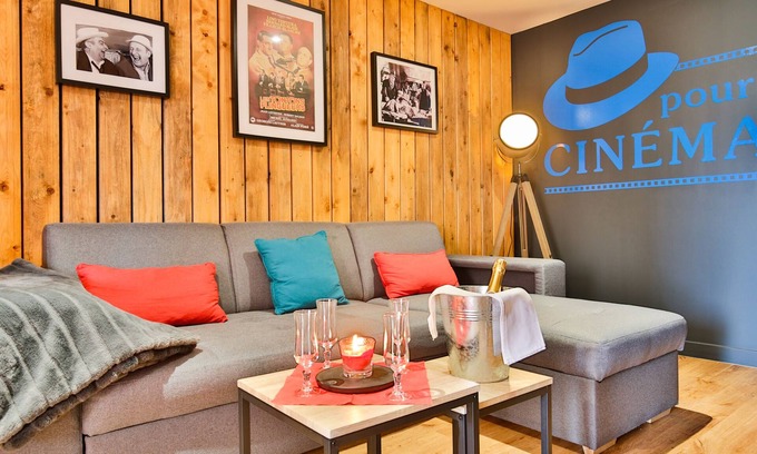 Clermont-Creans Ski Chalet | Chalet cinema les belles ouvrieres