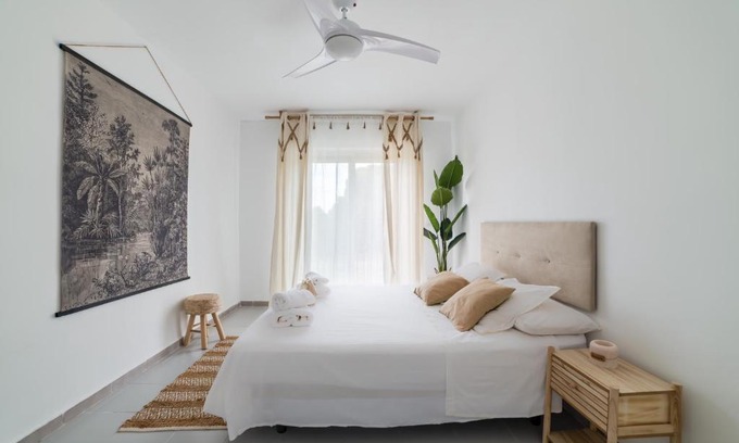 La Zubia House | Chalet con piscina en entorno idílico