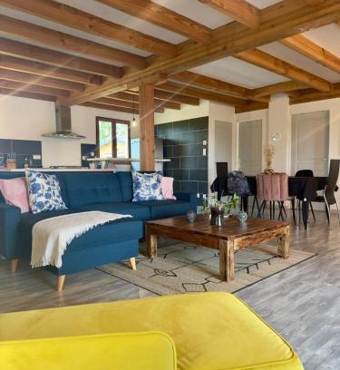 Turenne Ski Chalet | Chalet de Russac - 6 personnes - Jardin clôturé avec terrasse aménagée