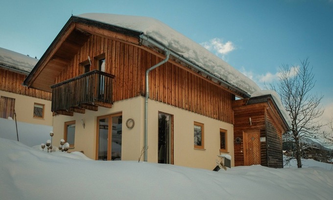 Annaberg im Lammertal Ski Chalet | Chalet in Dachstein West with shared pool