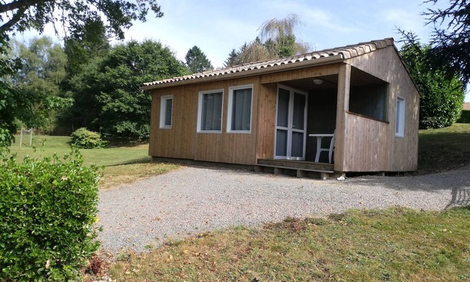 Mialet Ski Chalet | CHALET IN LAKE BORDER, GREEN PERIGORD, swimming pool, ideal calm and rest.