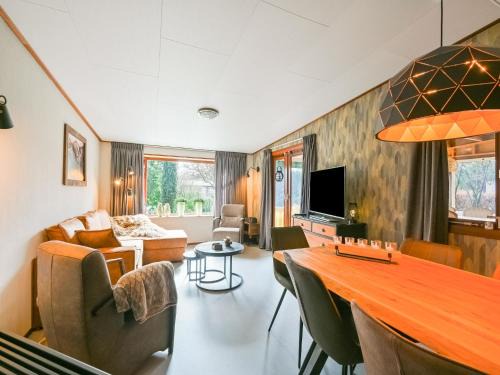 Stegeren Ski Chalet | Chalet in Stegeren near Forest and Pond
