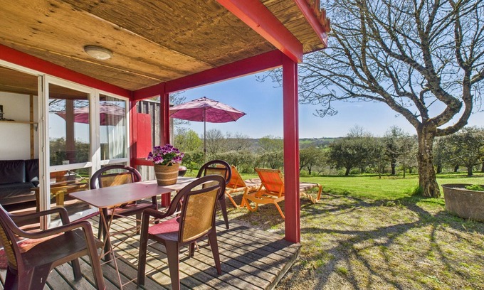 Salignac-Eyvignes Ski Chalet | Chalet La Brousse No. 2 – sleeps 5 – with pool