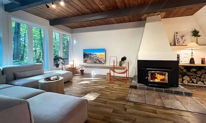 Orford Ski Chalet | Chalet Le Renard - Oasis of nature with private hot tub