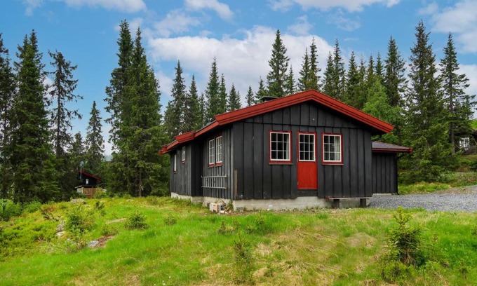 Svingvoll Ski Chalet | Chalet Liaråket by Interhome