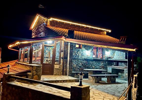 Aghios Athanasios Ski Chalet | CHALET LUXURY VILLA BY MAKHOME