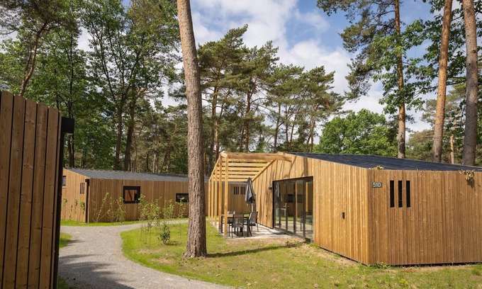 Municipality of Geldrop-Mierlo Ski Chalet | Chalet near Eindhoven in a Green Oasis