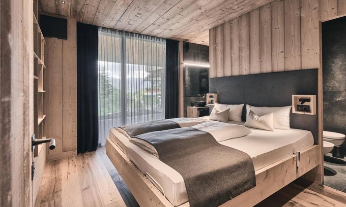 Racines Ski Chalet | Chalet 'Ruhiges Waldchalet' with Mountain View, Private Terrace and Wi-Fi