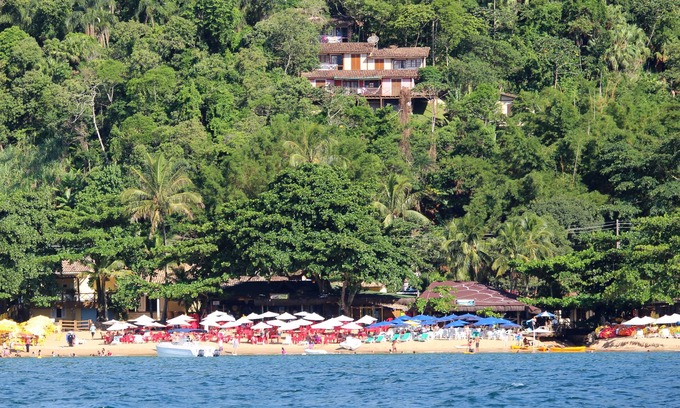 Ilhabela Ski Chalet | Chalets 80 meters from the Curral beach in Ilhabela. Beautiful view of the sea.