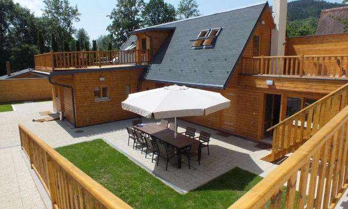 Ceska Ves Resort | Chalets under Falcon Ridge
