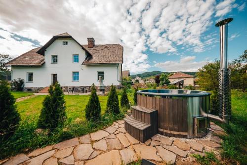 Lipova-Lazne Villa | Chalupa TADY a TEĎ