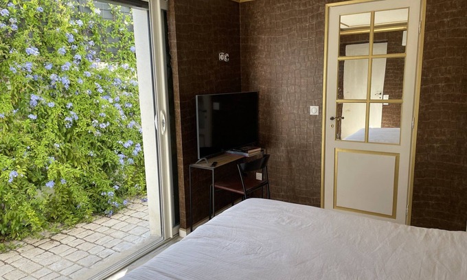 Aix-en-Provence House | chambre Aix-en-Provence·swiming Pool.Garden.Vue.marble bathroom.palm grove.