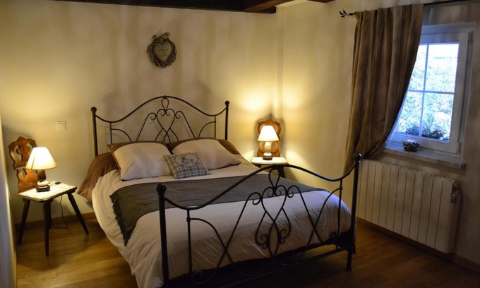 Schillersdorf Bed & Breakfast | Chambres d'Hôtes S'burehiesel