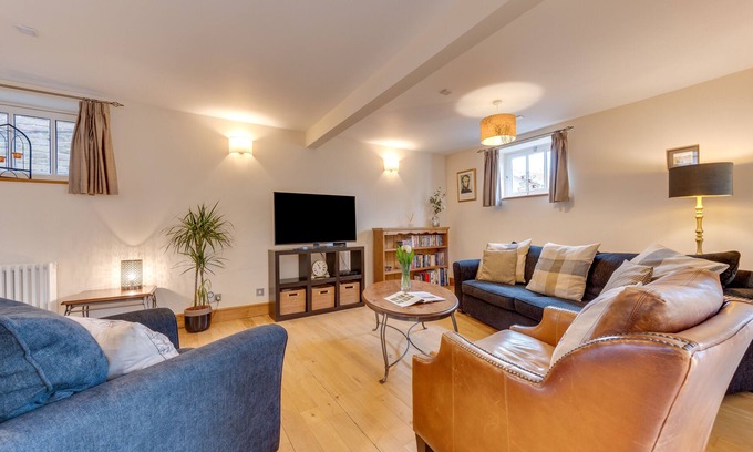 Sandwich House | Chapel House - Three Bedroom House, Sleeps 6