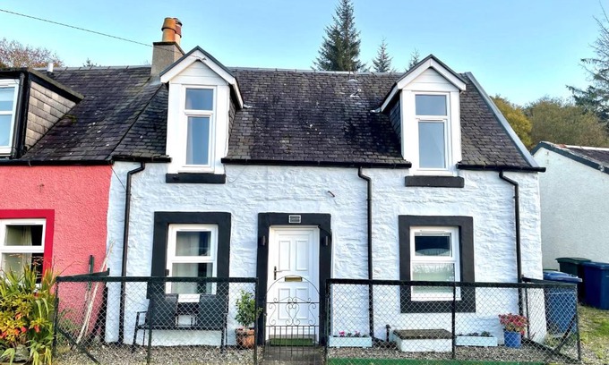 Strachur House | Chapelton Cottage