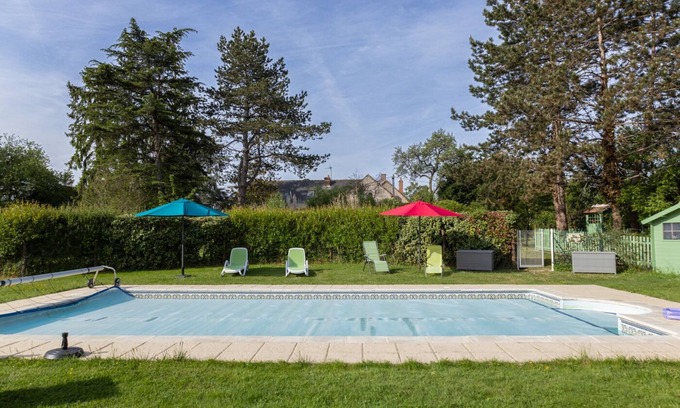 Monteaux House | Character Accommodation, 2-4 guests, Heated Pool In The Heart Of Val de Loire