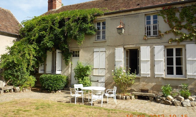 Villiers-sous-Grez House | Character property in village near Fontainebleau and INSEAD.