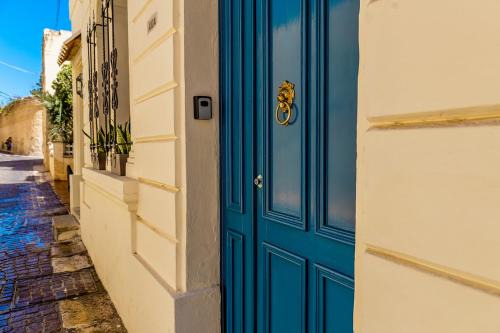 St. Julian's Apartment | Characterful ground floor townhouse