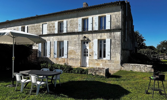 Saint-Andre-de-Lidon House | Charentais farmhouse near Royan