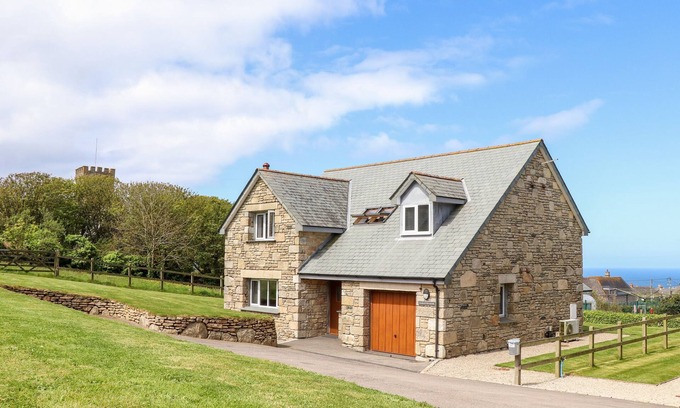 Pendeen Cottage | CHARLOTTE'S HOUSE, pet friendly, character holiday cottage in Pendeen