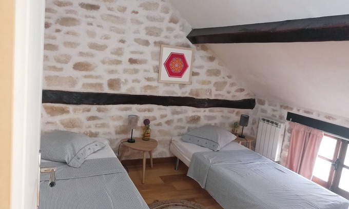 Echarcon Apartment | Charm of the stone.