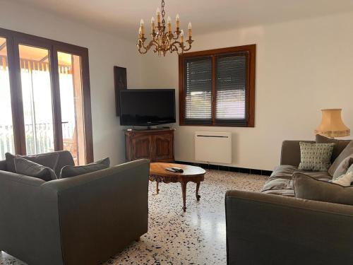 Volx Apartment | Charmant haut de Villa