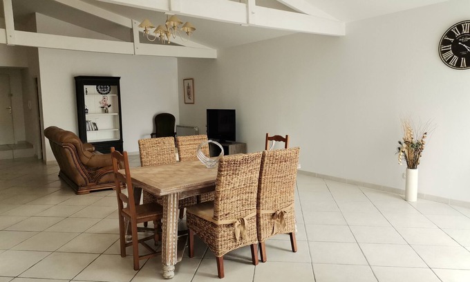 Lesparre-Medoc House | Charmante Maison