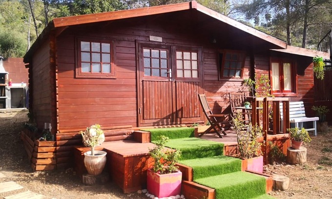 Vallpineda Cottage | Charmante Petite Maison en Bois Avec Piscine