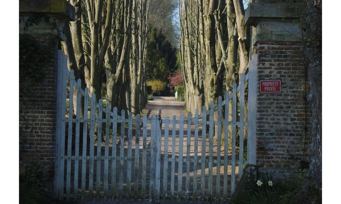 Les Authieux-sur-Calonne House | Charming gîte. Le Manoir de la Porte, between land & sea. 4 hectares, Tennis court.