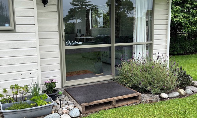 Westport Apartment | Charming 1-bedroom apartment in wonderful Carters Beach with WiFi