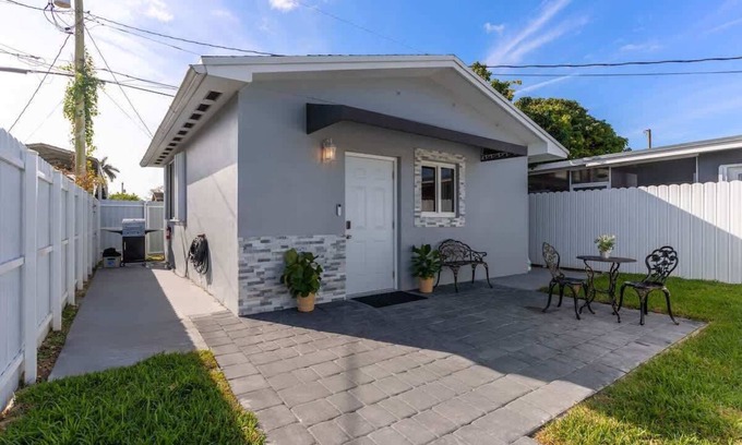 Homestead Apartment | Charming 1 Bedroom Apartment