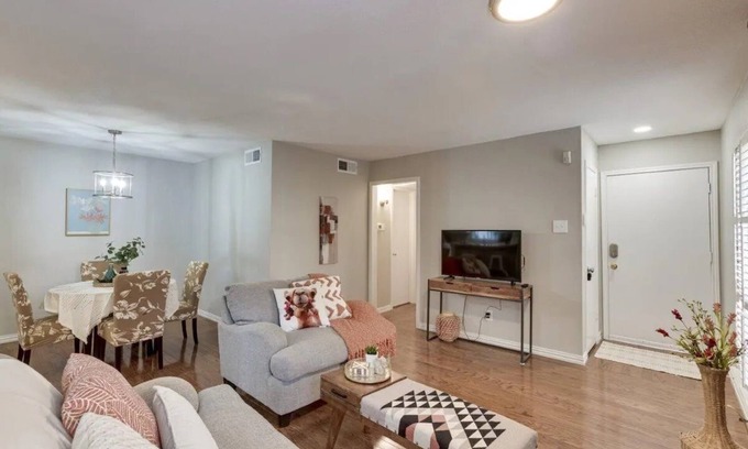 Far North Dallas Condo | Charming 1-bedroom condo in North Dallas next to Addison