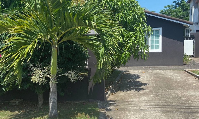 Falmouth House | Charming 1-bedroom house with AC, WiFi in welcoming Falmouth