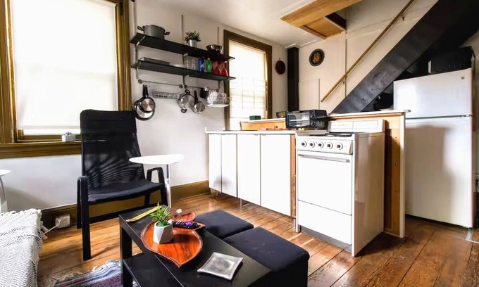 Norris Square Apartment | Charming 1-bedroom apartment with AC, WiFi in phenomenal Fish town Philadelphia