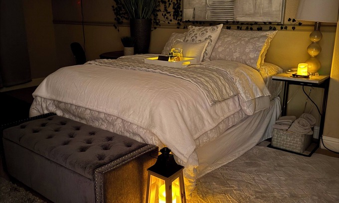Auburn House | Charming 1-Guest bedroom suite & private bath, Coffee, Teas & WiFi in Auburn.