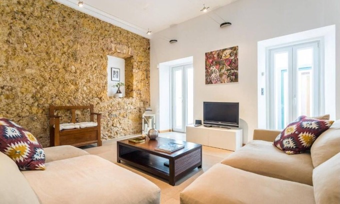 Santa Engracia Villa | Charming 18th-Century Villa with all Amenities Spacious Terrace & Prime Location