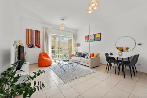 The Greens Apartment | Charming 1BR in The Greens, Near Metro