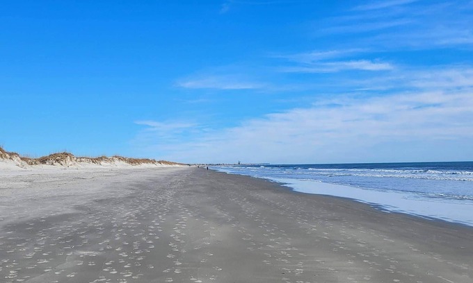 Sunset Beach House | Charming 2-bdrm home in Sunset Beach, walking distance to the Sunset Beach Cir